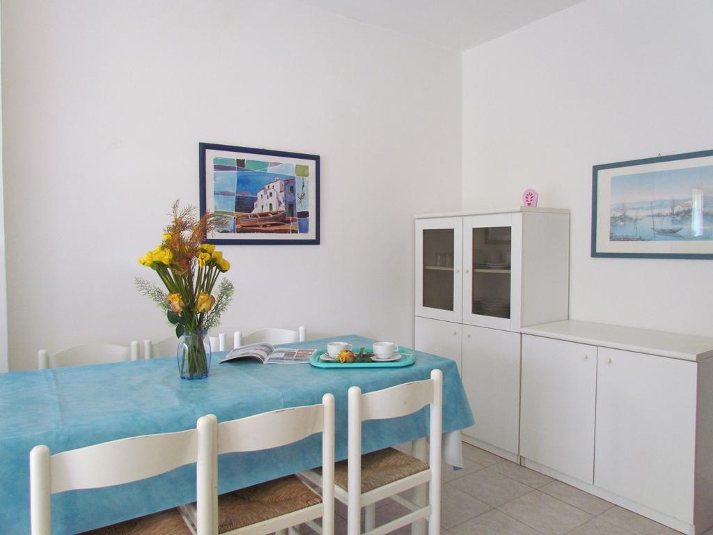Appartamenti Codan & Fransi Bibione Habitación foto